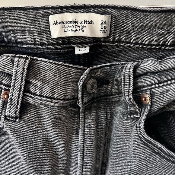 Curve Love Ultra High Rise Ankle Straight - Picture 2 of 3